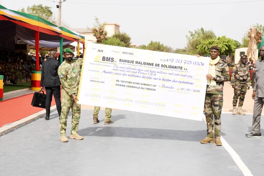 65ᵉ anniversaire de l’Armée malienne : un chèque historique de 17 milliards FCFA pour les familles des soldats tombés