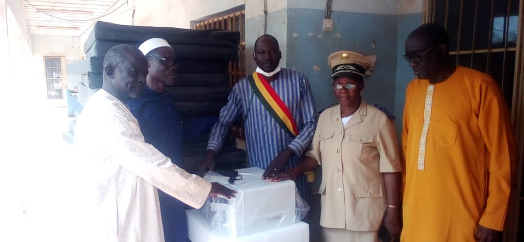 Kolondièba : Remise d&rsquo;appareils sanitaires modernes