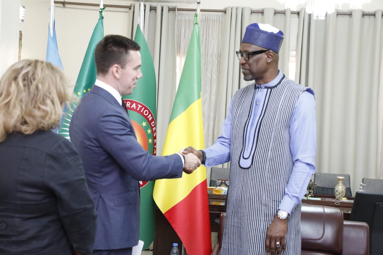 Mali : Rencontre entre le ministre Abdoulaye Diop et Nick Checker, représentant de l’administration Trump
