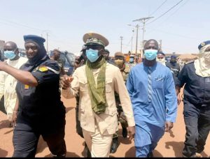 Koulikoro : Le Gouverneur de région se rend sur le marché incendié de Niamana