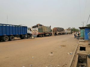 Niafunké : Arrivée des premiers convois de camions et bus de marchandises, venant de Bamako