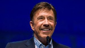 Deuil : Chuck Norris, l’acteur star des films d&rsquo;action et champion d&rsquo;arts martiaux est décédé à 86 ans