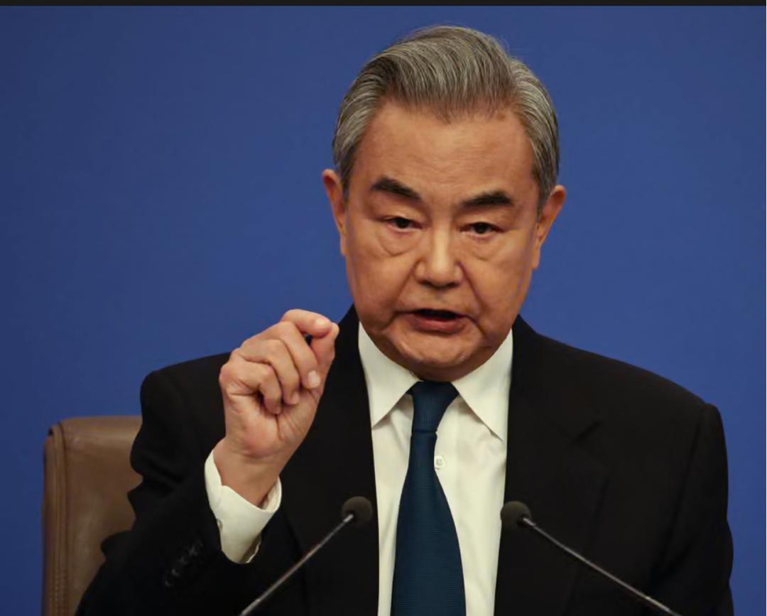 Le ministre chinois des Affaires étrangères : la guerre en Iran « n’aurait jamais dû avoir lieu »