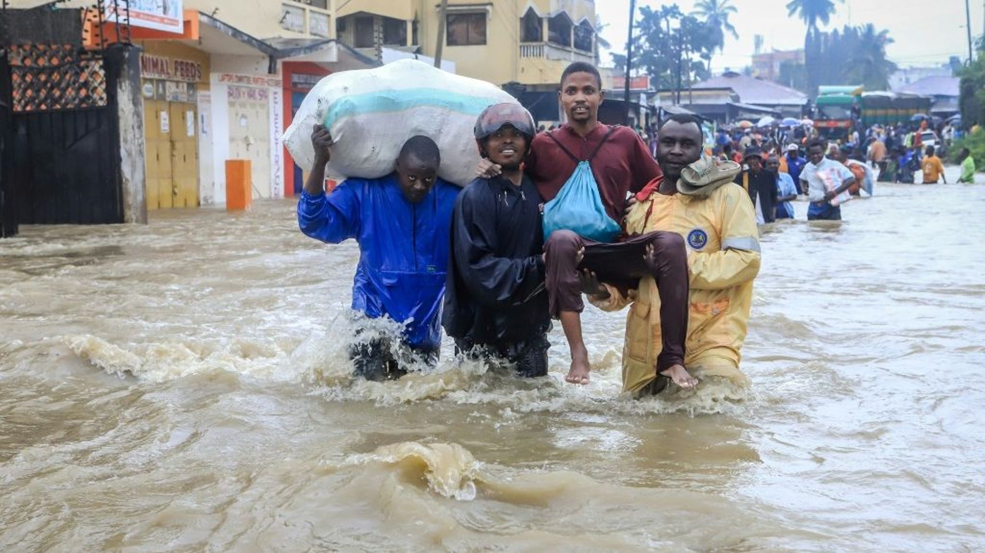 Actualité : Une inondation en Angola fait 29 morts, après des pluies torrentielles dans les provinces de Benguela et Luanda