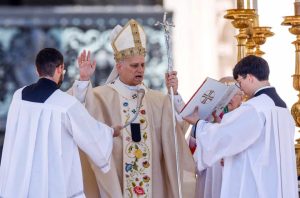 Pâques : Le Pape Léon XVI, dans son message, exhorte les dirigeants mondiaux à déposer les armes et à choisir la paix