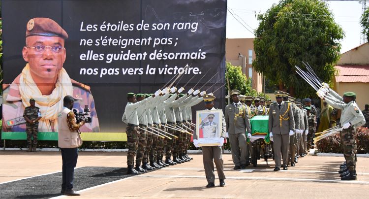Cérémonie des obsèques militaires du Général de Corps d’Armée Sadio Camara : La Nation entière reconnaissante