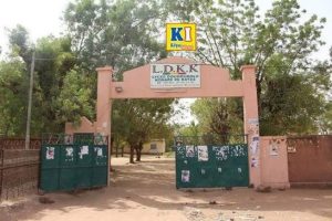 Kayes : Les cours suspendus au Lycée Dougoukolo Konaré 