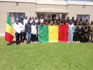 CAN U17 : L’ambassadeur Fafré Camara remet le drapeau aux Aiglonnets 