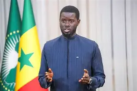 Sénégal : Le président Bassirou Diomaye Faye limoge Ousmane Sonko et dissout le gouvernement