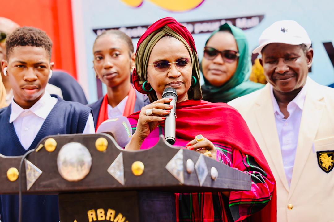 Bamako : Oumou Sall Seck sensibilise les jeunes à la vigilance et à la citoyenneté
