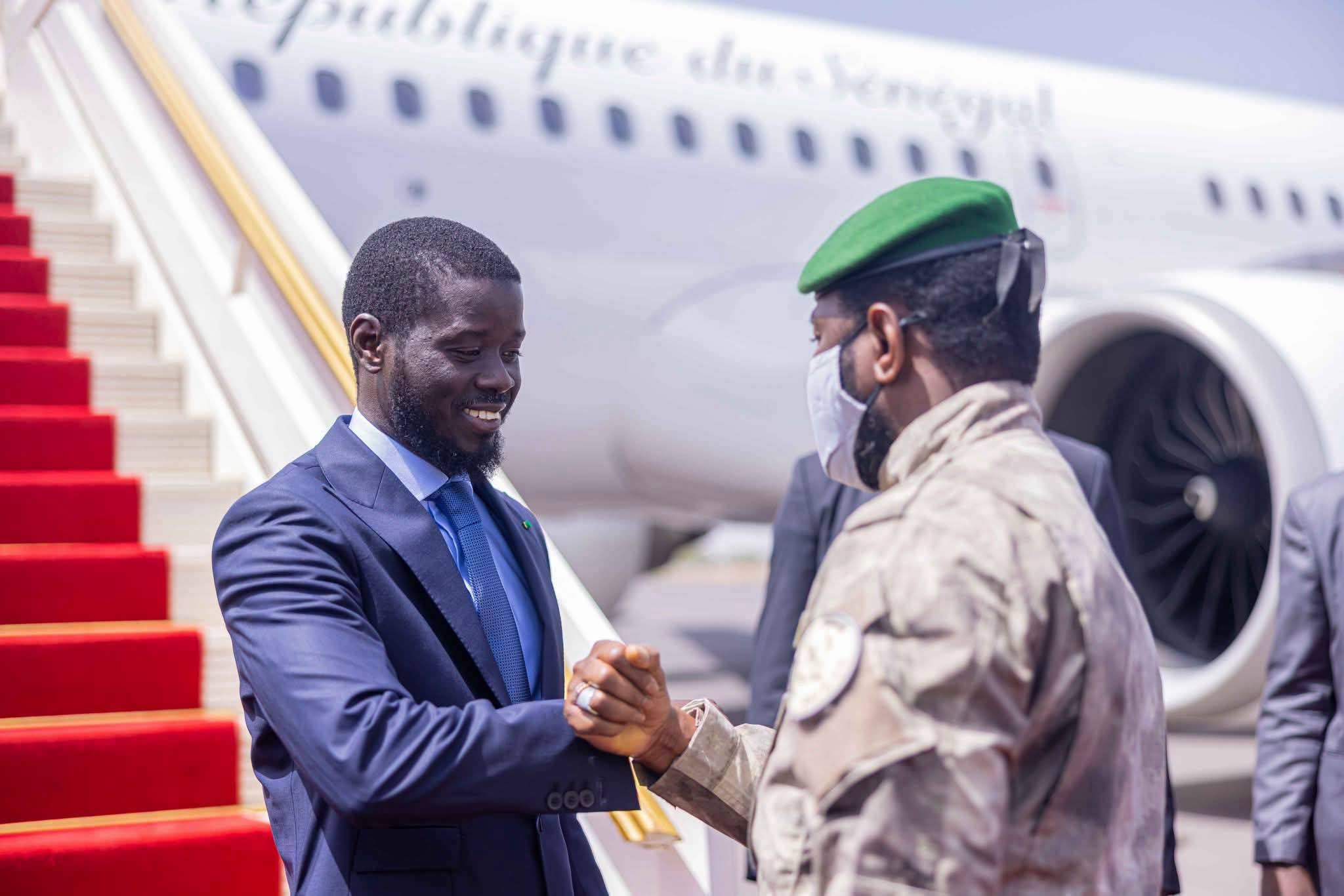 Diplomatie : le président sénégalais Bassirou Diomaye Faye attendu demain à Bamako