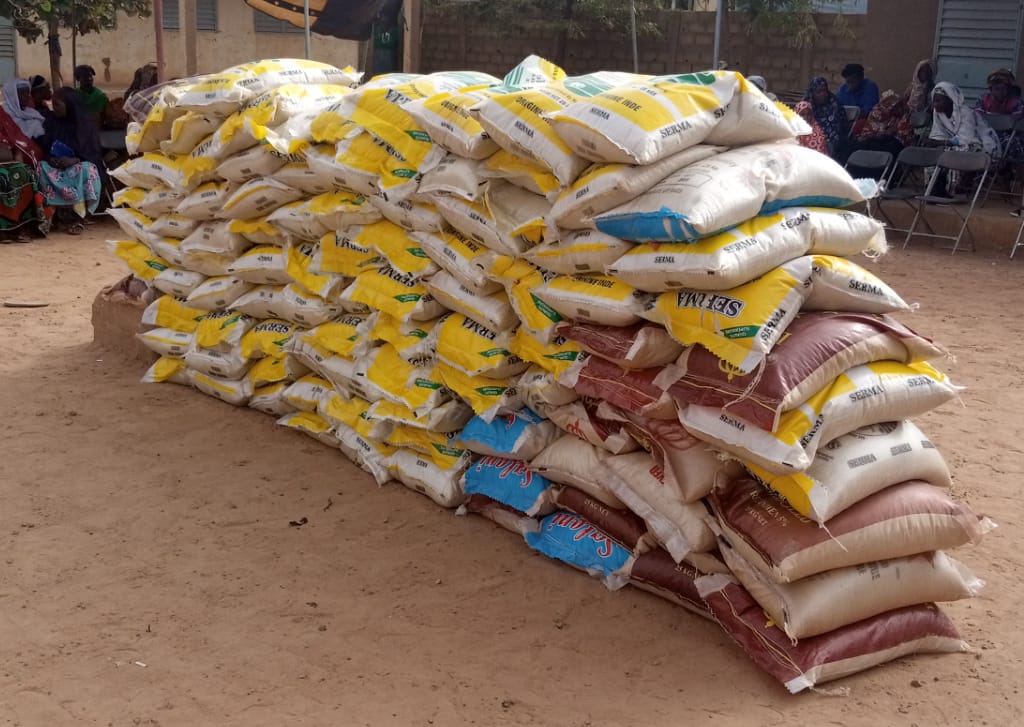 Humanitaire : les FAMa acheminent 48 tonnes de denrées alimentaires à Diafarébé et Nouh Bozo au centre du pays