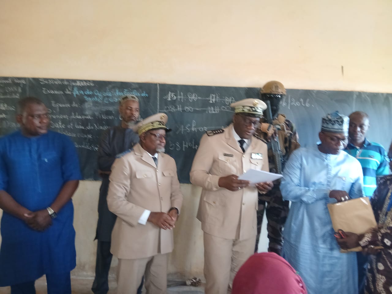 Examen des techniciens de santé : Le Général de brigade Moussa Soumaré salue le bon déroulement à Kayes