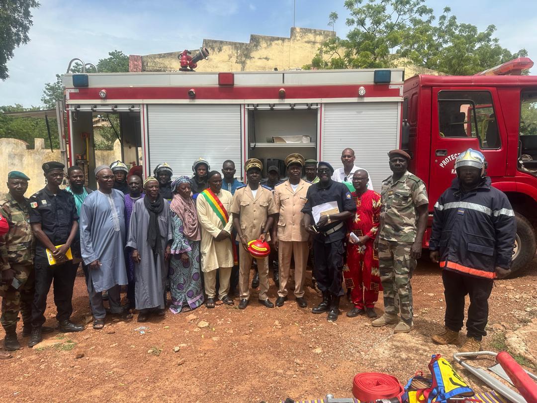 Kangaba : les capacités de secours renforcées avec un camion-citerne incendie