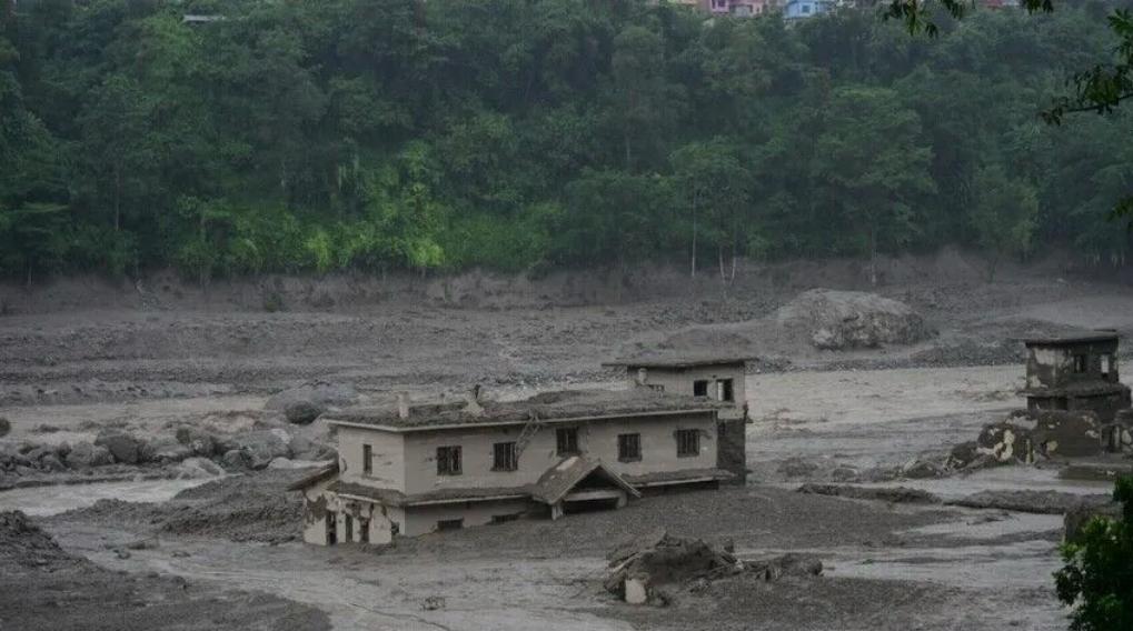 Népal-Chine : au moins 362 morts et plus de 1.300 disparus dans les inondations