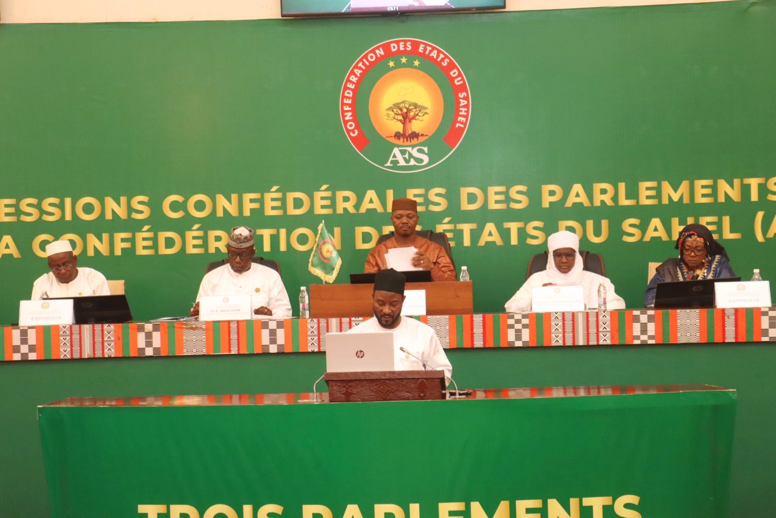 Parlement AES : plusieurs recommandations formulées adoptées en plénière