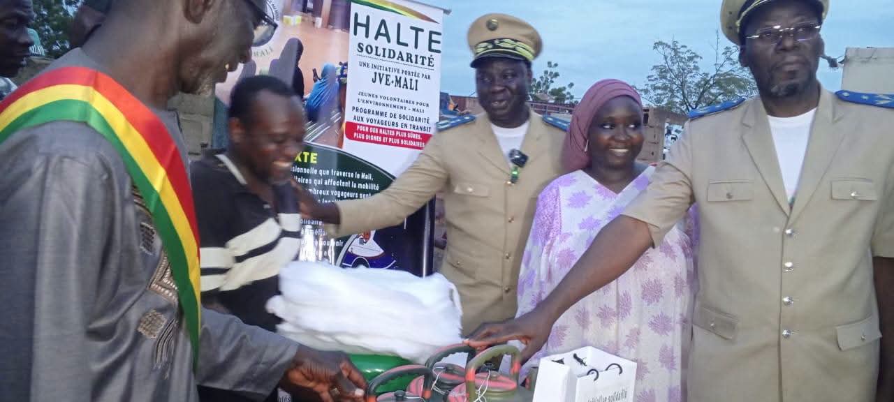 Néguéla : Solidarité à l’endroit des voyageurs en transit