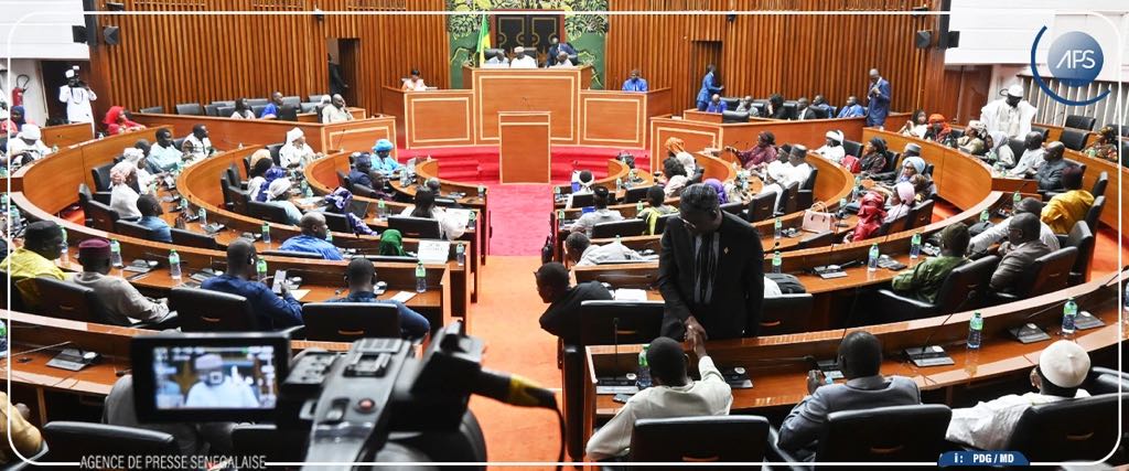 Hémicycle du Sénégal : proposition de loi relative à l’article 37 portant modification de la Constitution et le régime juridique des crédits spéciaux au menu