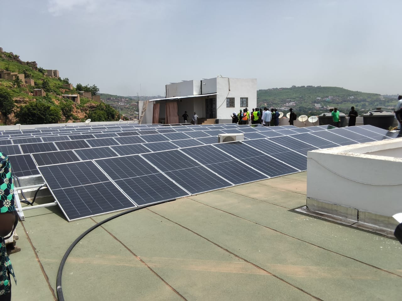 Santé: le CHU mère-enfants le “Luxembourg” se dote d’un système solaire photovoltaïque