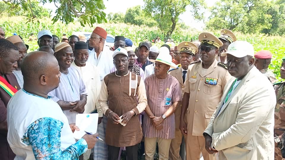 Campagne agricole 2026-2027 : le ministre de l’Agriculture visite des champs à Dioila