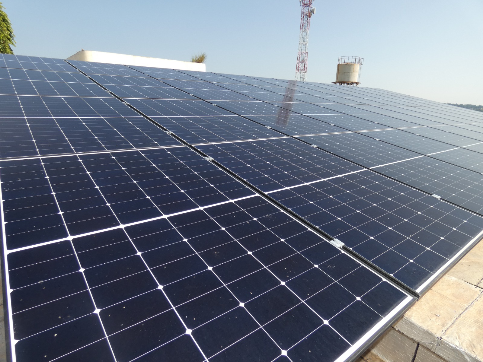 Œuvres sociales du Président de la Transition : l’hôpital et dix artisans de Sikasso dotés d’installations solaires