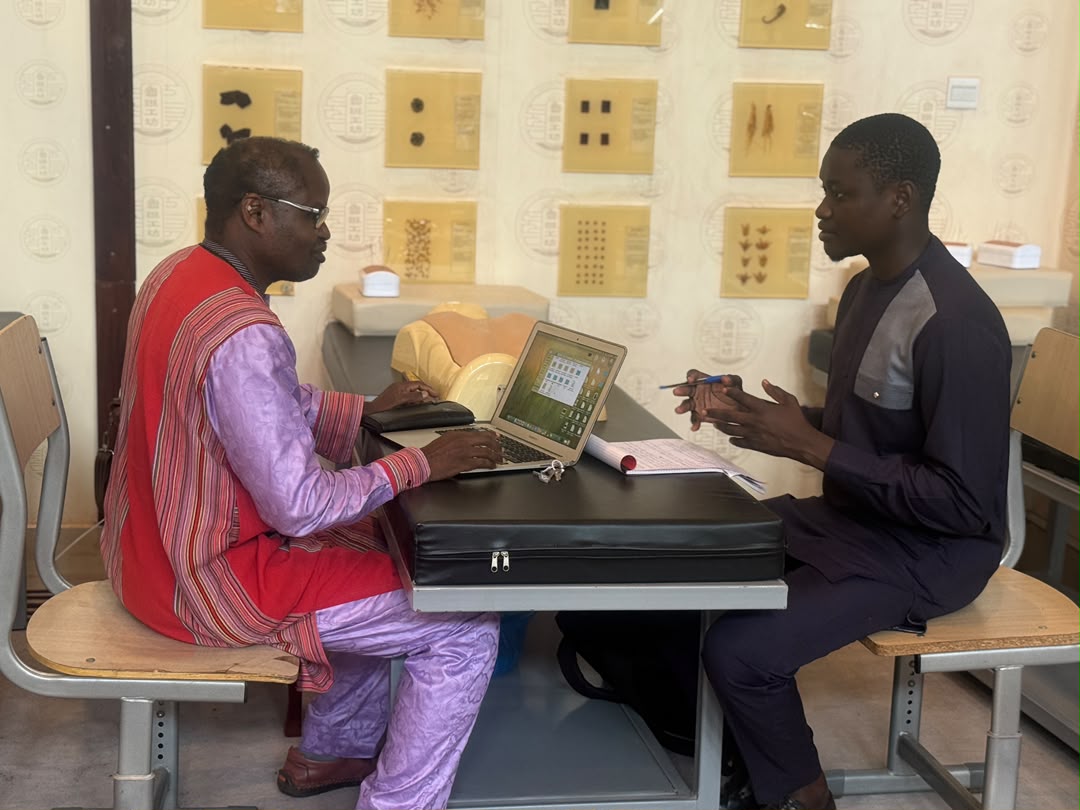 Médecine traditionnelle : « nous devons investir davantage dans la recherche et valoriser nos savoirs endogènes » dixit Pr Diarra