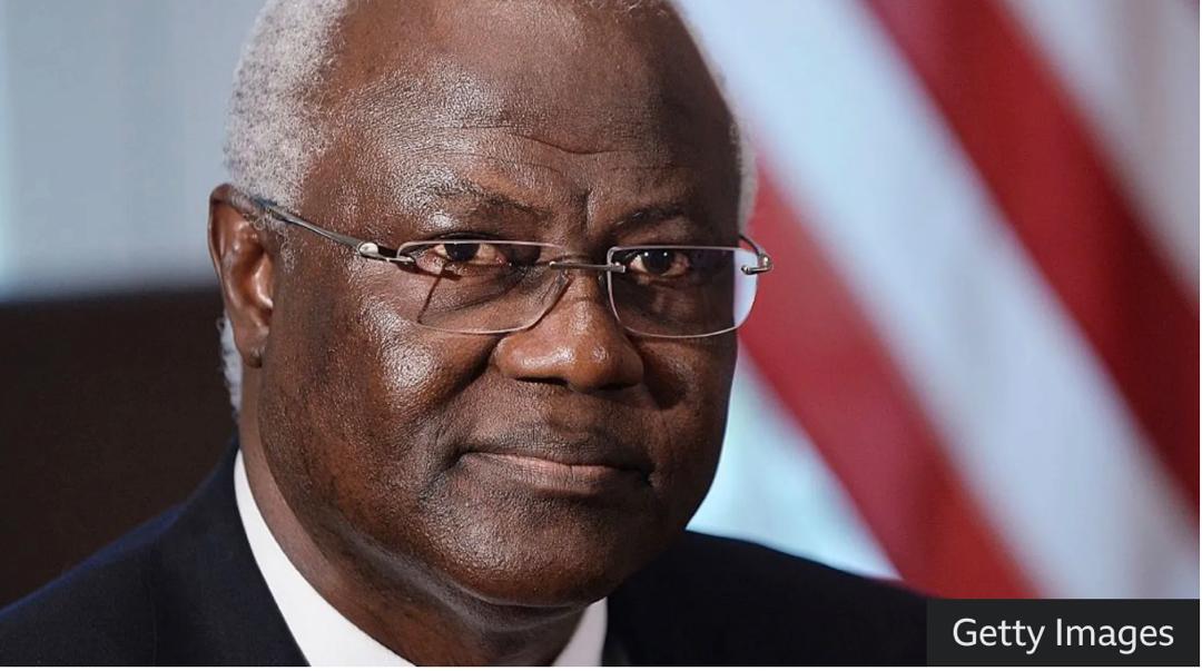 Sierra Leone : l’ex-président Ernest Bai Koroma rentre à Freetown après l’abandon des poursuites