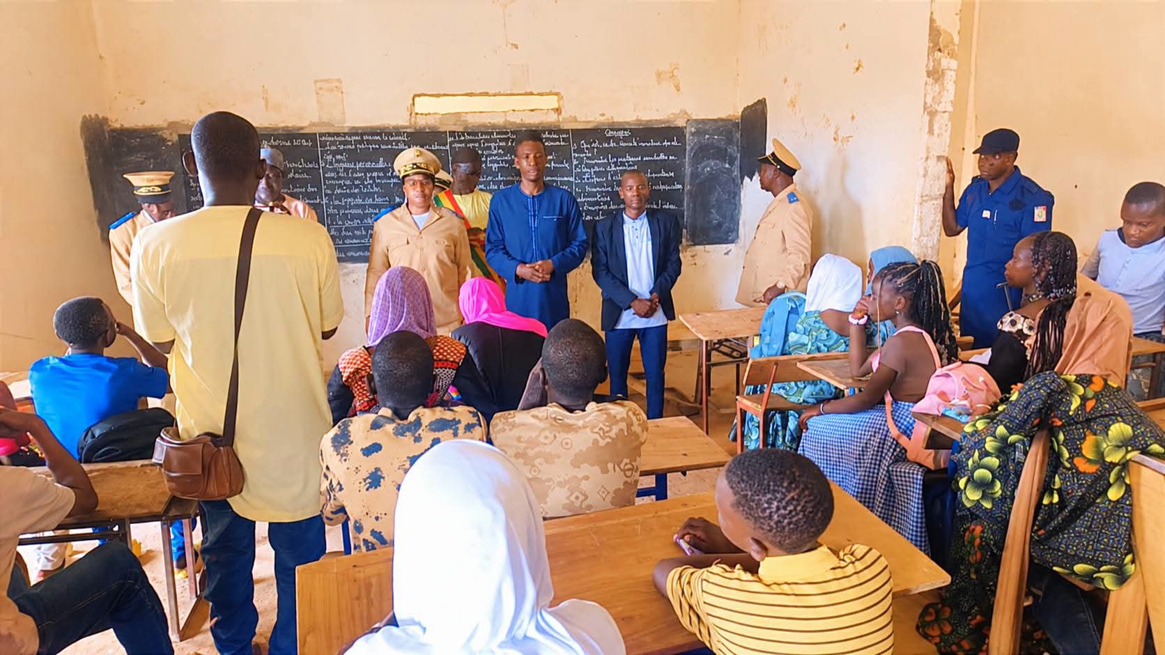 Banamba :  le Préfet de cercle, Diassana Fatou Daou s’assure de l’effectivité de la rentrée scolaire