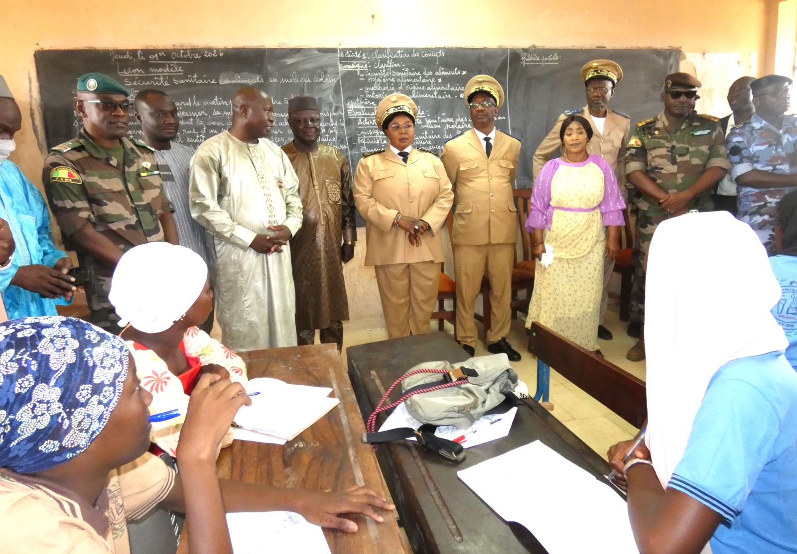 Sikasso : la gouverneure constate l&rsquo;effectivité de la rentrée scolaire