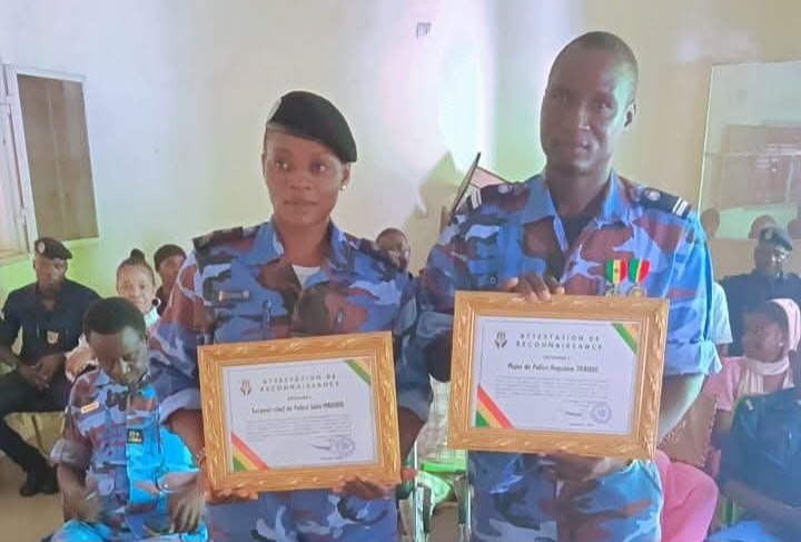 Koulikoro : deux policiers distingués pour leurs relations avec les usagers de la route