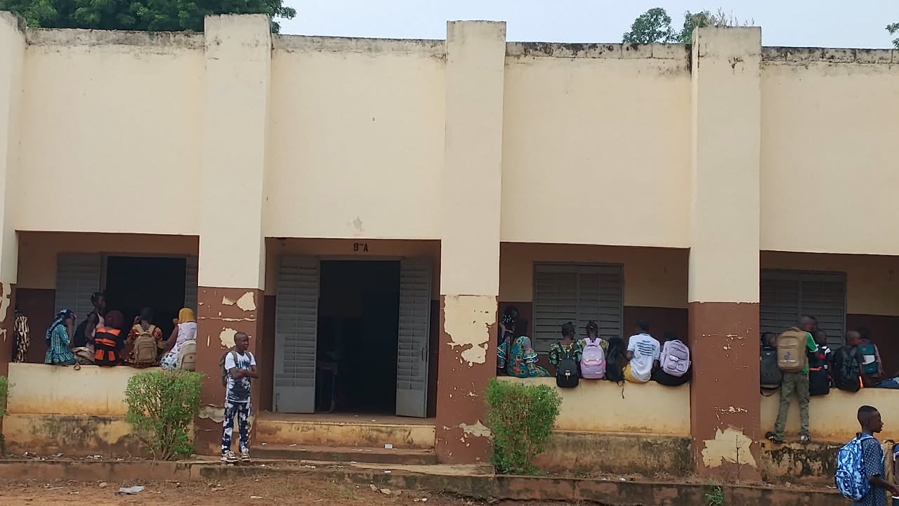Bafoulabé : un déficit de 240 enseignants plombe la rentrée scolaire